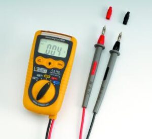 CA 703 kompaktmultimeter med indbygget berÃ¸ringsfri polsÃ¸ger